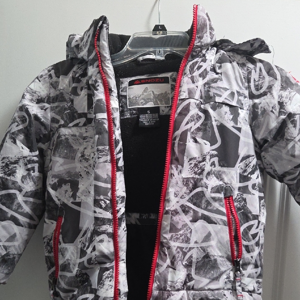 EUC Boys Youth Sz 5/6 Snozu  Black and White Winter Jacket with Red Accents.